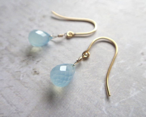 14kgf ブルーカルセドニーの雫型のピアスー188 ピアス（フック