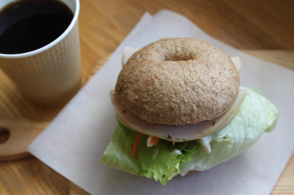 全粒粉ベーグル 10個セット（茨城県産 無化学肥料・無農薬小麦粉使用）　 1枚目の画像