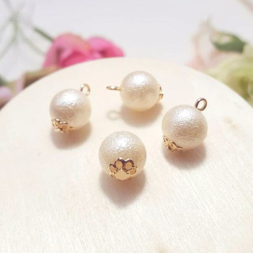 新作☆ロンデル花座付きコットンパール風☆10mm☆4個セット☆素材  