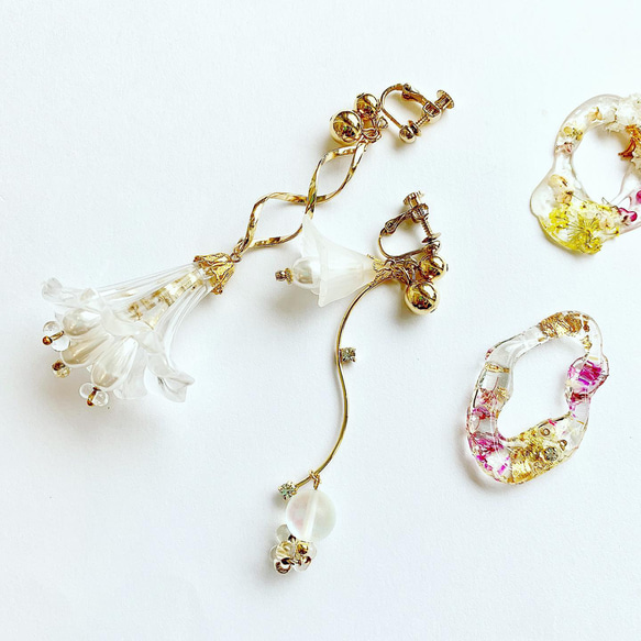 Pearl lily earrings 1枚目の画像