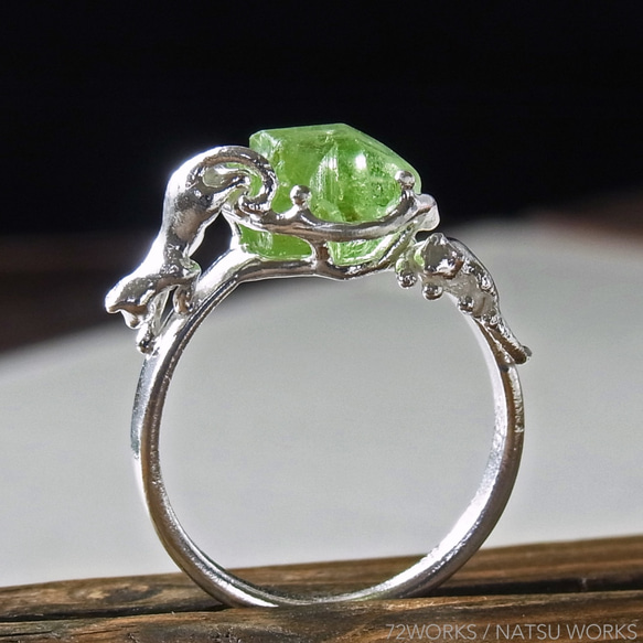 ペリドットと猫 Peridot & Cat Ring ll 3枚目の画像