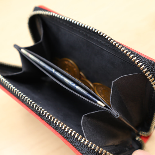 ルガトショルダーのミニウォレット（ラウンドファスナー） 二つ折り