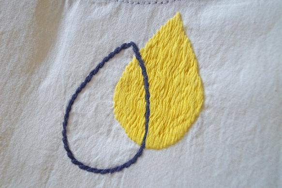 [乐拍子X TURN TURN] [フェアトレードフェアトレード]手編み綿ロングコート刺繍（ウォータードロップ_ホワイト） 4枚目の画像