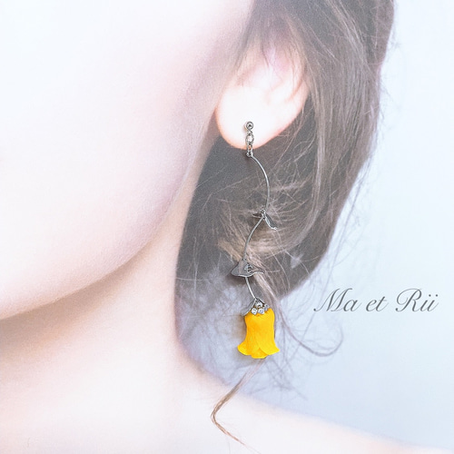 黄色 バラのつぼみ ピアス/イヤリング ピアス（スタッド・一粒） Ma et