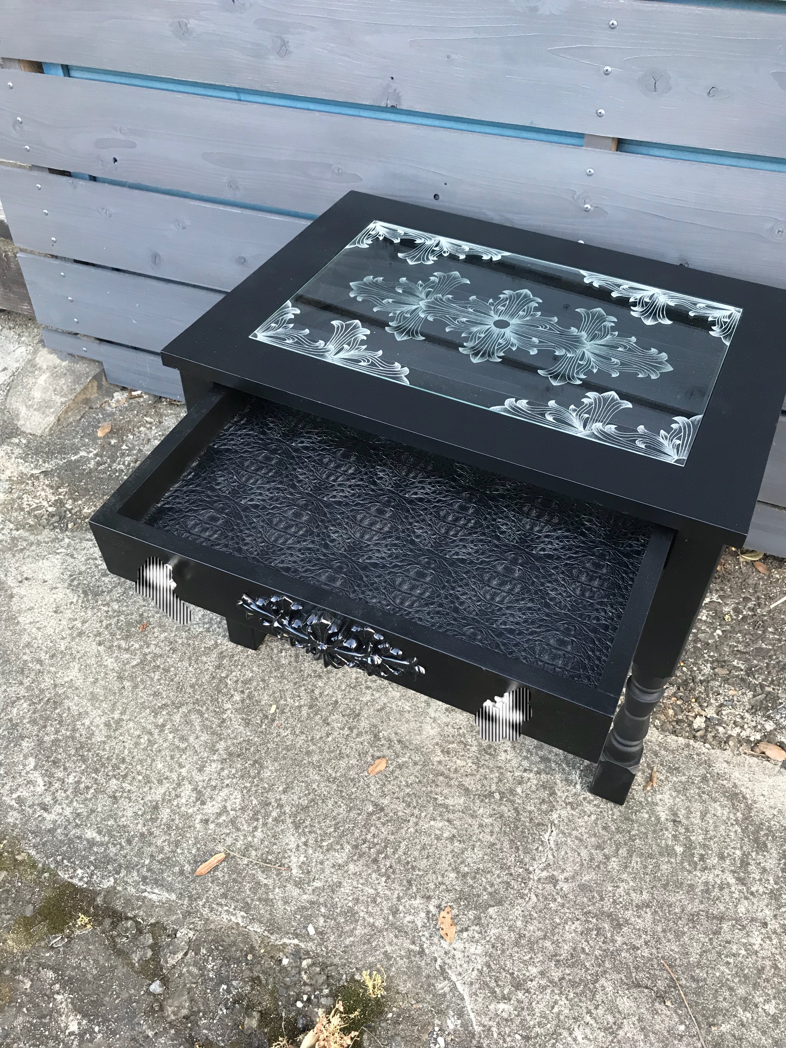 ダブルフローラルクロス ガラス彫刻 コレクションテーブルsv925