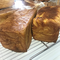 発酵バターたっぷりデニッシュ食パン 1枚目の画像