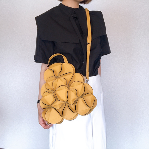 ELEMOOD エレムード幾何学的なお花の2wayウエストバッグ・ポシェット 幾何学的なお花の2wayウエストバッグ・ポシェット/6535RED