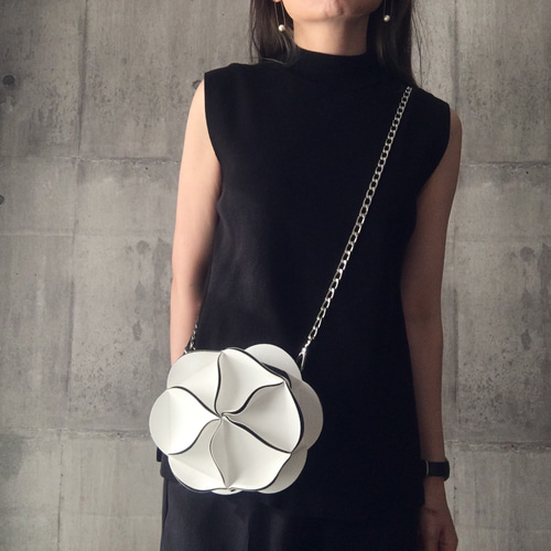 ELEMOOD エレムード幾何学的なお花の2wayウエストバッグ・ポシェット 幾何学的なお花の2wayウエストバッグ・ポシェット/6535WHITE