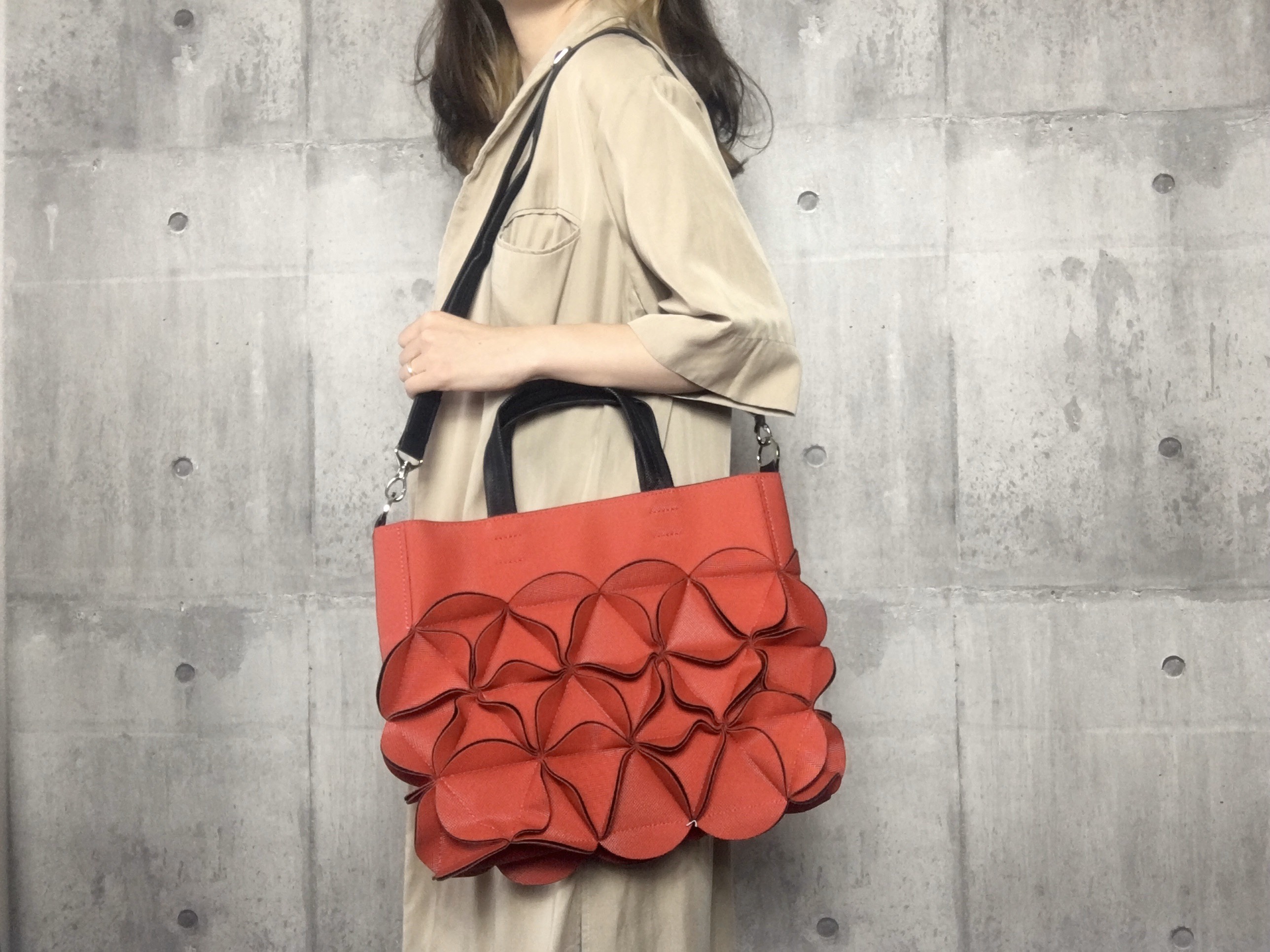 上品なブランド ELEMOOD/エレムード お花のトートバック バッグ