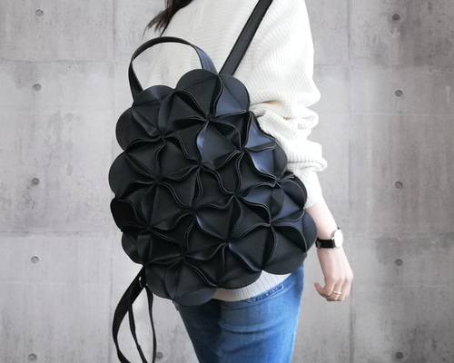 ELEMOOD エレムード幾何学的なお花の2wayウエストバッグ・ポシェット 幾何学的なお花の2wayウエストバッグ・ポシェット/6535MUS