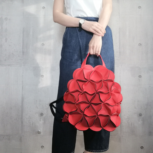 幾何学的なお花のリュック/RED リュック・バックパック ELEMOOD
