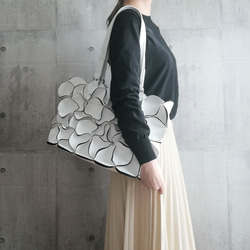 幾何学的なお花のジッパートートバッグ-WHITE トートバッグ