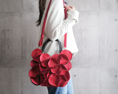 美品 elemood エレムード 幾何学的なお花のバタフライハンドバッグ 1_ec9b61bb9ae46d2d5a763c389317