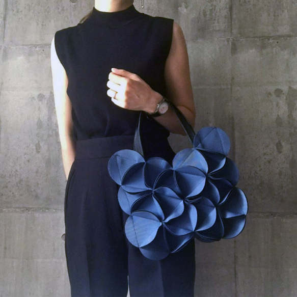 ELEMOOD エレムード幾何学的なお花の2wayウエストバッグ・ポシェット ELEMOOD エレムード幾何学的なお花の2wayウエストバッグ・ポシェット