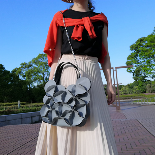 美品 elemood エレムード 幾何学的なお花のバタフライハンドバッグ 幾何学的なお花のバタフライハンドバッグ/6508WHITE ハンドバッグ