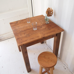 カフェテーブル【800×800】（ダーク）アンティーク風・天然無垢材 3枚目の画像