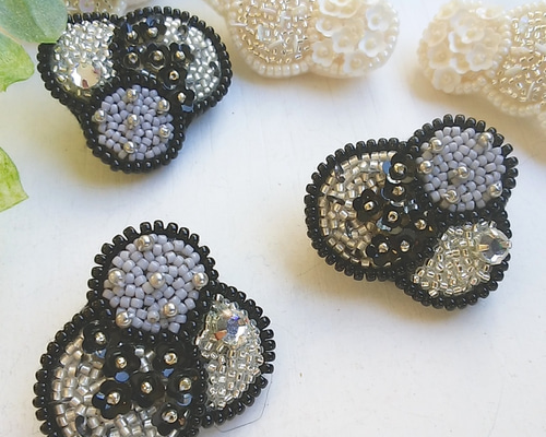 再販＞スタイリッシュなブラック×グレー、オートクチュール刺繍