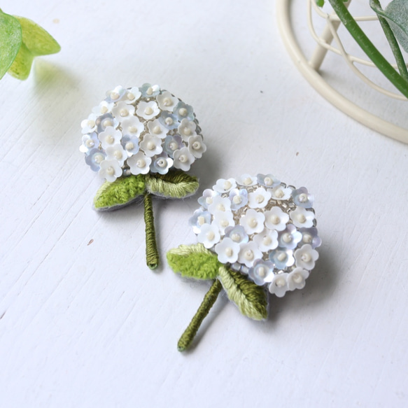 再販>可憐なお花が咲き乱れるオートクチュール刺繍の紫陽花 再販>可憐なお花が咲き乱れるオートクチュール刺繍の紫陽花