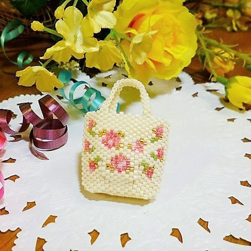 BS072 レシピ 【薔薇とつぼみの手提げバッグ】 ビーズステッチ_