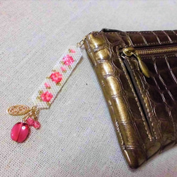 OT09307	ビーズステッチのお財布チャーム_ピンク薔薇 2枚目の画像