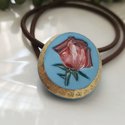 アンティーク一輪薔薇のチェコガラスボタンのヘアゴム 7枚目の画像