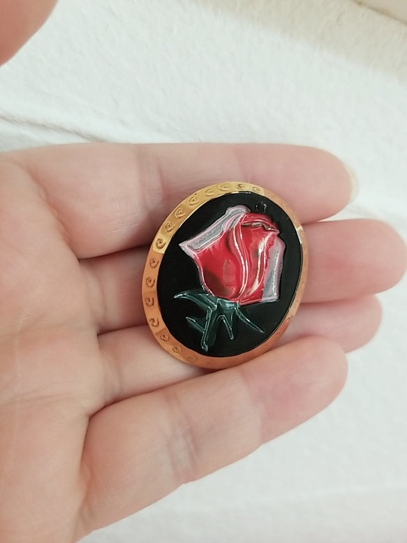 アンティーク一輪薔薇のチェコガラスボタンのヘアゴム 5枚目の画像