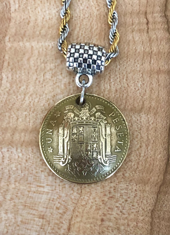＊送料無料＊   スペイン真鍮 硬貨　 コイン ペンダントネックレス　  40cmチェーン 1枚目の画像
