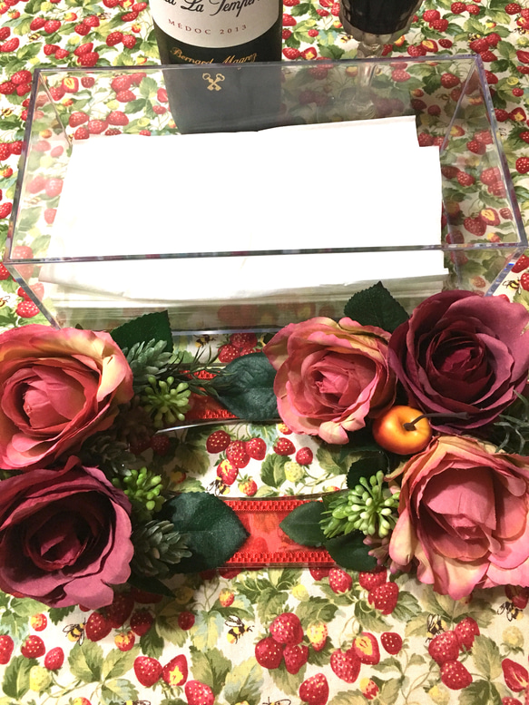 置くだけで食卓が華やかに 日常にお花のある生活 エレガント アーティフィシャルフラワーアレンジメントメントテッシュケース 5枚目の画像