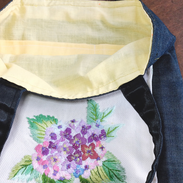 紫陽花の刺しゅうバッグ✿紫陽花刺しゅう部分がポケットになっています！ 4枚目の画像