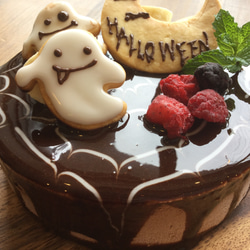 ハロウィン限定濃厚なチョコレートムースのケーキ4号 2枚目の画像