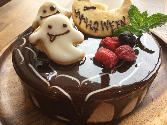 ハロウィン限定濃厚なチョコレートムースのケーキ4号 2枚目の画像