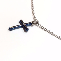 【刻印可能】サージカルステンレス製クロス十字架×czダイヤモンドネックレス/ブルー×シルバー 2枚目の画像