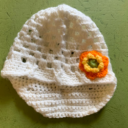 赤ちゃん　ベビー　帽子　お花のデザイン　白　ホワイト 3枚目の画像
