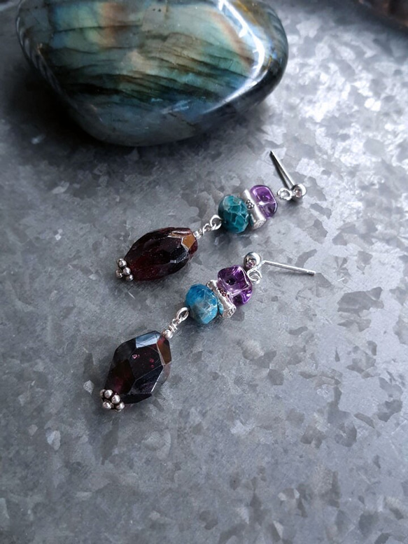 【水晶花園】石榴石‧紫水晶‧磷灰石925純銀設計款耳環 第1張的照片