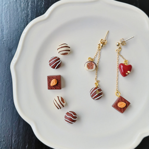 小さなチョコトリュフのピアス/イヤリング* ミニチュア バレンタイン