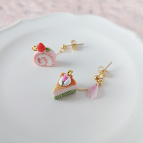 桜のチーズケーキと苺のロールケーキ ピアス/イヤリング* ミニチュア