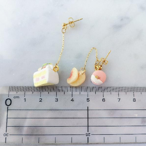 白桃のショートケーキと桃マカロンのピアス/イヤリング * ミニチュア