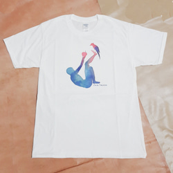 [祕密XXX花園]  apple bird & man -----水彩插畫風----柔棉短袖T恤 第3張的照片
