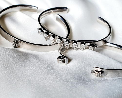 スカル☆バングル ガボラトリーSkull Triangle Wire Bangleスカルバングル