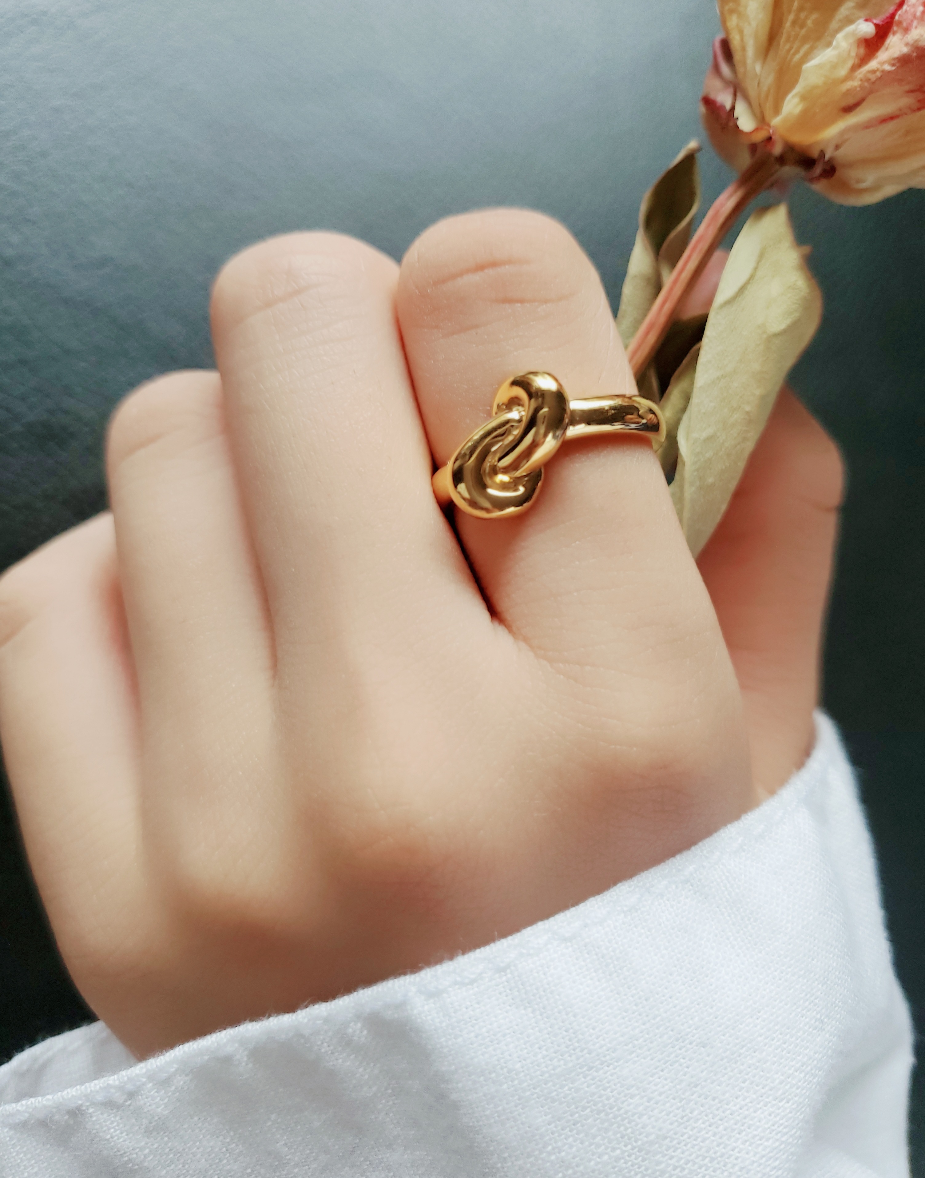 美品！18金 K18 PG ピンクゴールド 結び目 縁結び ノット リング 美品！18金 K18 PG ピンクゴールド 結び目 縁結び ノット リング