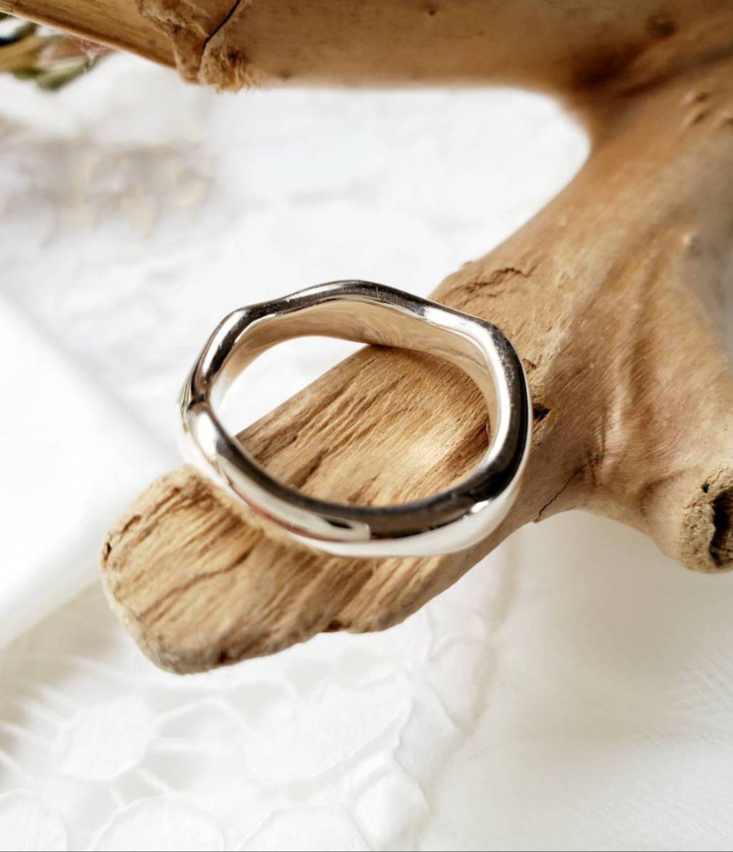 （大人気）変形　wave ウェーブリング　末永く使えるシルバーリング RS-76(Pt900変更可能）