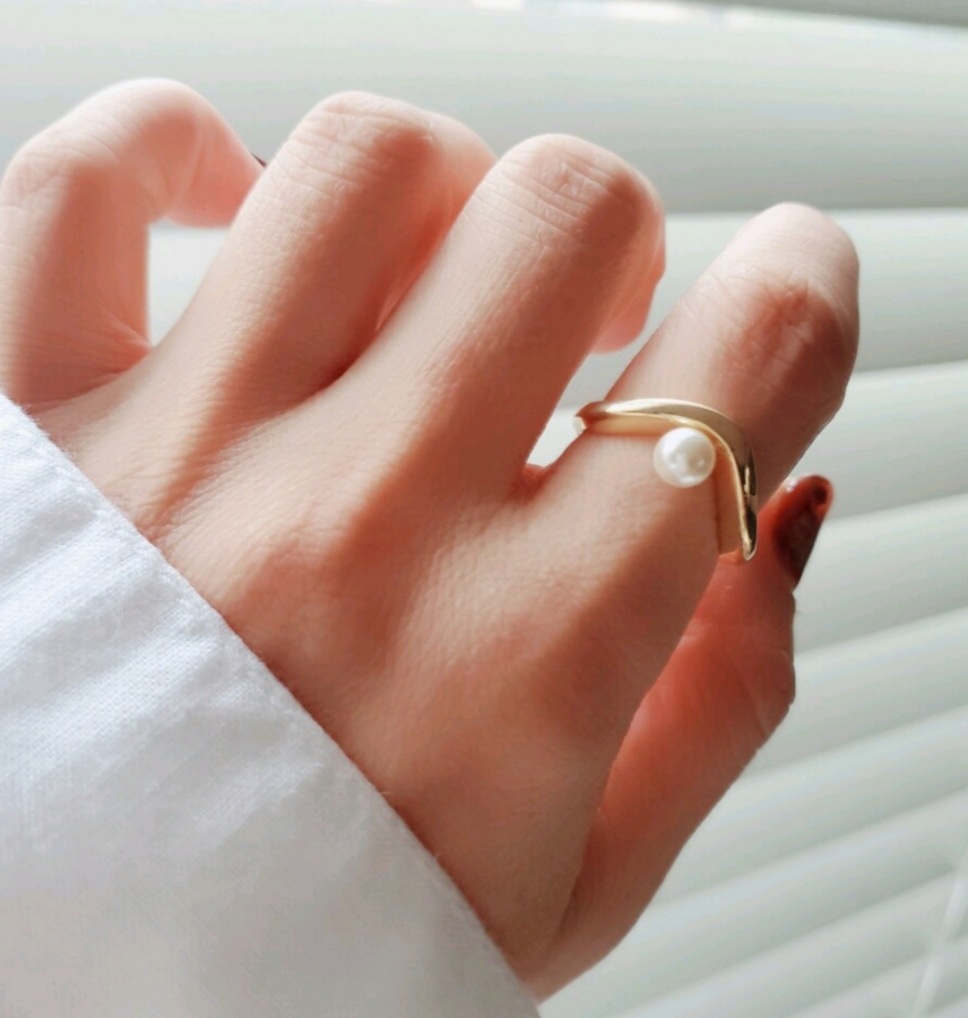 上品シェルパール５mmゴールドウェーブリング　RS-26-1