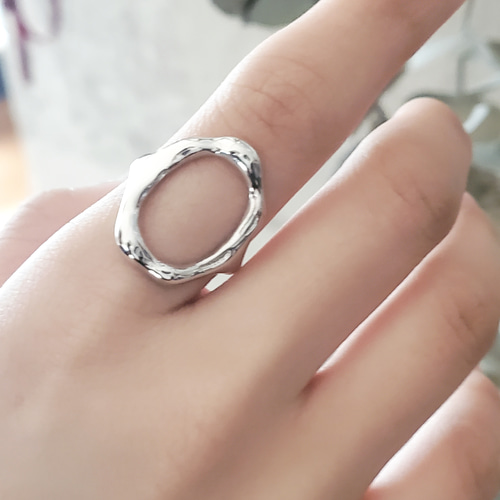今日の手元 春夏はシルバー925のアクセサリーがええ感じ