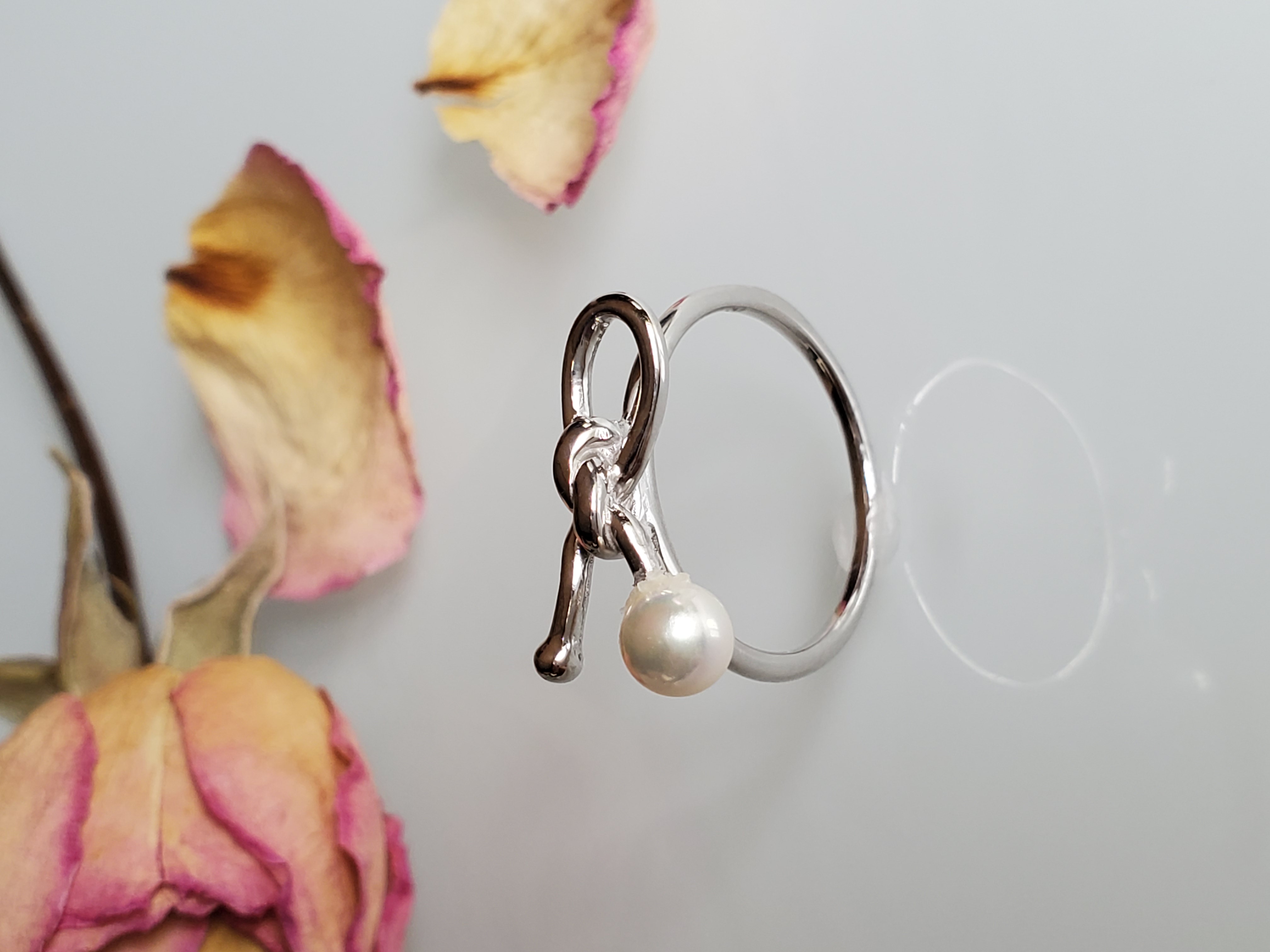 一粒パール添え、リボン結びモチーフシルバー リング RS-56