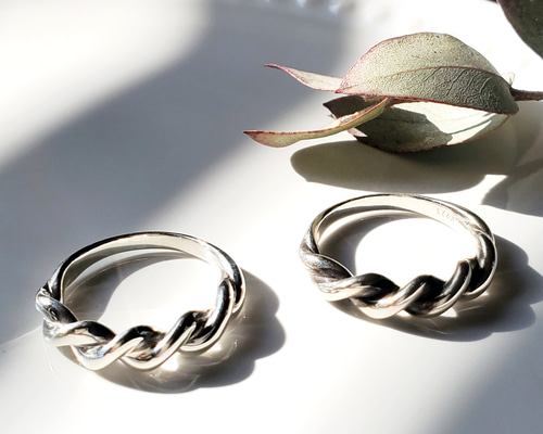 シルバー ルビー ツイストデザイン リング 1_d083c03cc1e342c03d34ae2d8215