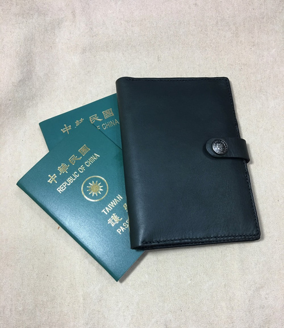 皮革護照套 護照夾 出國 證件套 存摺收納 皮革手作 卡片收納 皮革 收納 行事曆皮夾 信用卡收納夾 皮革卡片夾 第1張的照片
