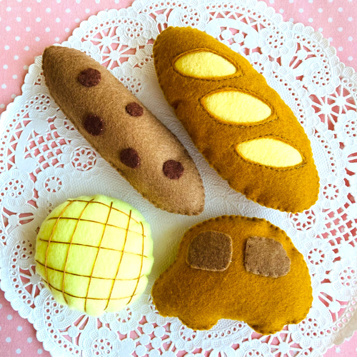 かわいいパン屋さん】フェルトのおもちゃ おままごと 動物パン 乗り物