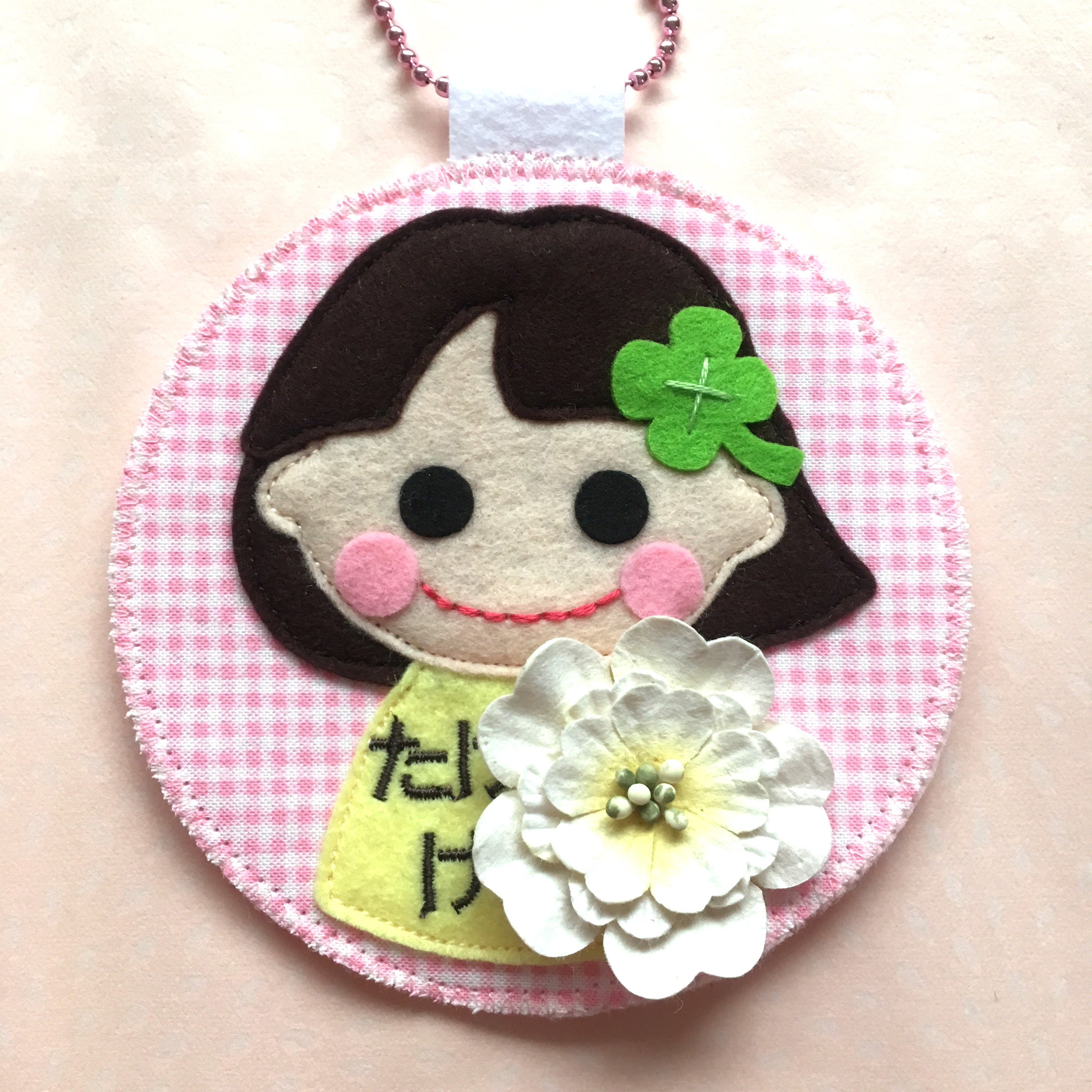 フェルトの名札☆おかっぱの女の子　児童館や保育実習に☆彡ワッペン　名入れします　入園・入学祝い　保育士・幼稚園教諭・介護        Ω