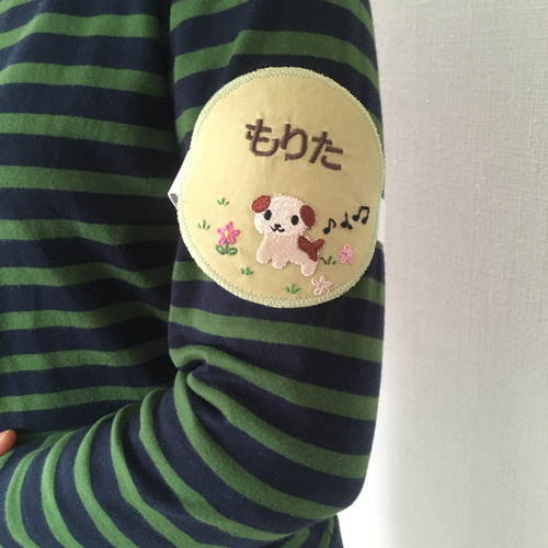 フェルトの名札☆ぶたの画家さん 児童館や保育実習に☆彡ワッペン 名