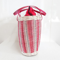 ねじり編みの籐かごバッグ　籐のバッグ　赤　ラタン　バスケット　カゴバック　かごバッグ　ショッピングバッグ 4枚目の画像